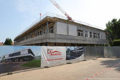 Mury Pawilonu Rehabilitacyjnego w Lubuskiem Centrum Ortopedii w Świebodzinie stanęły w ekspresowym tempie