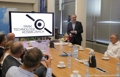 Uczestnicy konferencji poświęconej prezentacji Parku Technologii Kosmicznych w Zielonej Górze