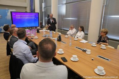 Uczestnicy konferencji poświęconej prezentacji Parku Technologii Kosmicznych w Zielonej Górze