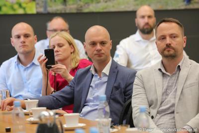 Uczestnicy konferencji poświęconej prezentacji Parku Technologii Kosmicznych w Zielonej Górze