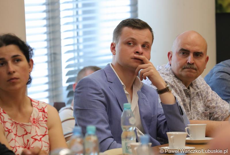 Uczestnicy konferencji poświęconej prezentacji Parku Technologii Kosmicznych w Zielonej Górze