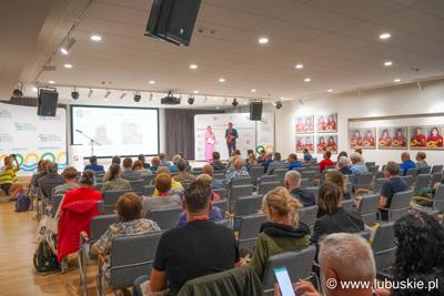 Uczestnicy konferencji - plan ogólny