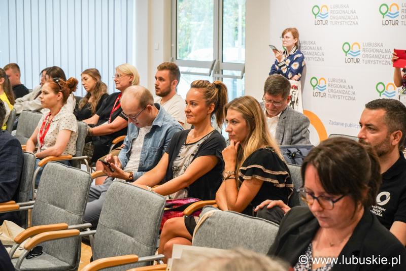 Uczestnicy konferencji - plan ogólny