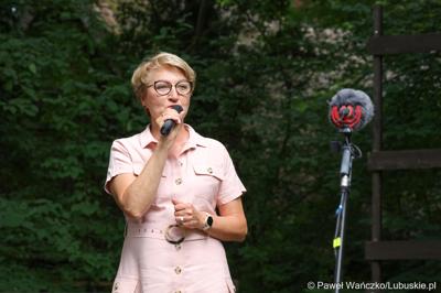 Marszałek Elżbieta Anna Polak podczas niedzielnego wydarzenia „Dobre, smaczne, bo lubuskie” w Muzeum Etnograficznym w Zielonej Górze Ochli