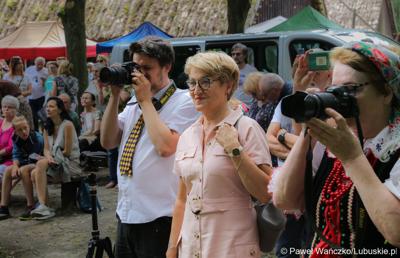 Marszałek Elżbieta Anna Polak podczas niedzielnego wydarzenia „Dobre, smaczne, bo lubuskie” w Muzeum Etnograficznym w Zielonej Górze Ochli