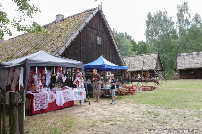 Uczestnicy imprezy „Dobre, smaczne, bo lubuskie” w Muzeum Etnograficznym w Zielonej Górze Ochli