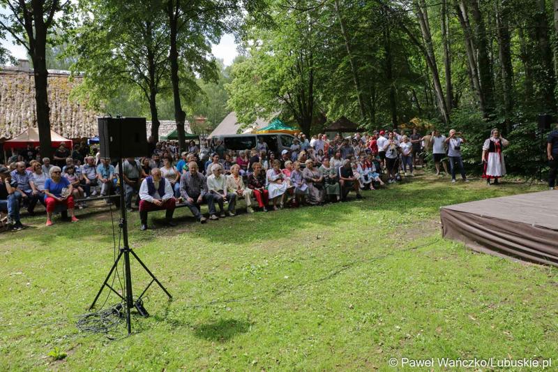 Uczestnicy wydarzenia "Dobre, smaczne, bo lubuskie” w Muzeum Etnograficznym w Zielonej Górze Ochli