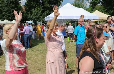 Marszałek Elżbieta Anna Polak na Pikniku zdrowia w Bytomiu Odrzańskim