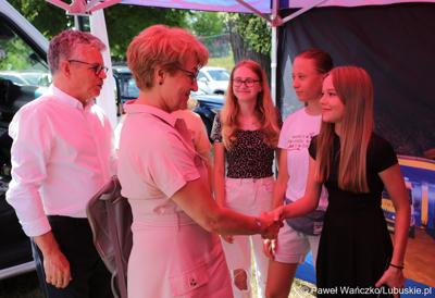 Marszałek Elżbieta Anna Polak na Pikniku zdrowia w Bytomiu Odrzańskim
