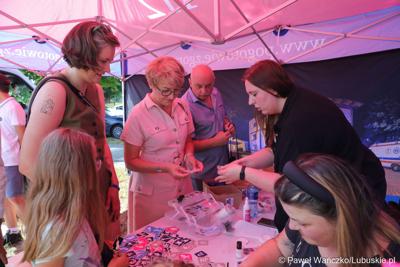 Marszałek Elżbieta Anna Polak na Pikniku zdrowia w Bytomiu Odrzańskim