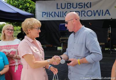 Marszałek Elżbieta Anna Polak na Pikniku zdrowia w Bytomiu Odrzańskim