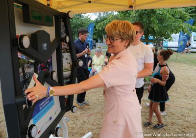 Marszałek Elżbieta Anna Polak na Pikniku zdrowia w Bytomiu Odrzańskim