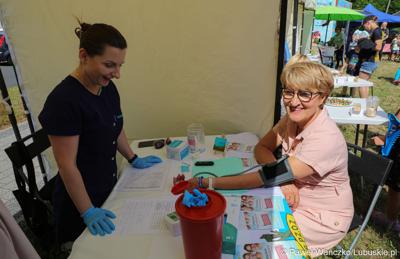 Marszałek Elżbieta Anna Polak na Pikniku zdrowia w Bytomiu Odrzańskim