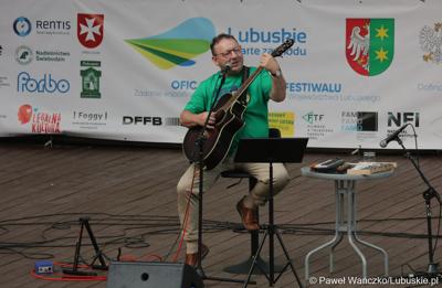 Recital Zbigniewa Zamachowskiego podczas otwarcia 52. Lubuskiego Lata Filmowego w Łagowie