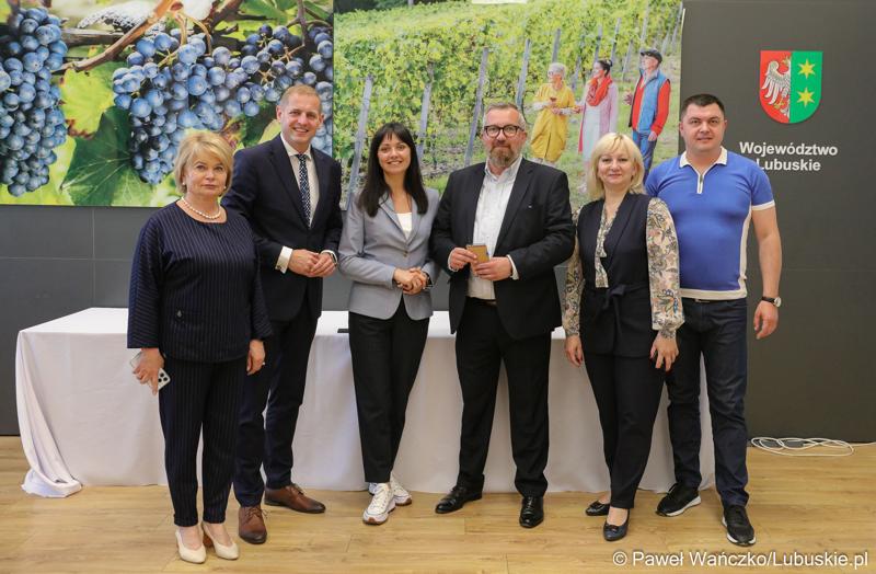 Wicemarszałek Województwa Lubuskiego Łukasz Porycki (drugi z lewej)  spotkał się z przedstawicielami partnerskiego dla Lubuskiego obwodu sumskiego,