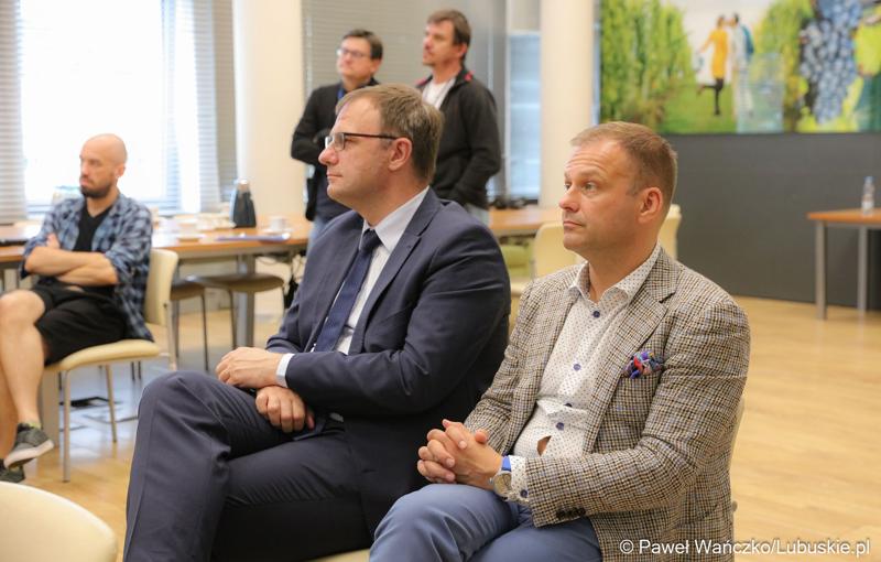Uczestnicy konferencji prasowej na temat “Możliwości i kierunki rozwoju Parku Technologii Kosmicznych.