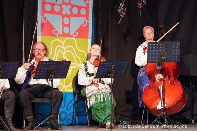 Koncert inauguracyjny Międzynarodowego Festiwalu Folkloru „Oblicza Tradycji” odbył się w Centrum Kreatywnej Kultury przy Regionalnym Centrum Animacji Kultury