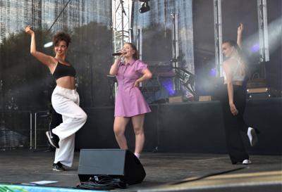 Na plaży nad jeziorem Lipie w Długiem koło Strzelec Krajeńskich świętowaliśmy z Julią Żugaj i Kamilem Bednarkiem



