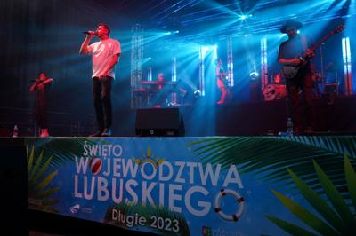 Na plaży nad jeziorem Lipie w Długiem koło Strzelec Krajeńskich świętowaliśmy z Julią Żugaj i Kamilem Bednarkiem