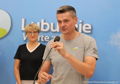 Na zdjęciu od lewej: Sebastian Ciemnoczołowski, Radny Województwa Lubuskiego oraz Elżbieta Anna Polak, Marszałek Województwa Lubuskiego.