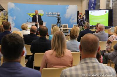 Członek Zarządu Województwa Lubuskiego Marcin Jabłoński z przedstawicielami gmin i lubuskich powiatów 