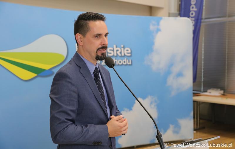 Dyrektor Departamentu Infrastruktury i Komunikacji urzędu marszałkowskiego Sławomir Kotylak