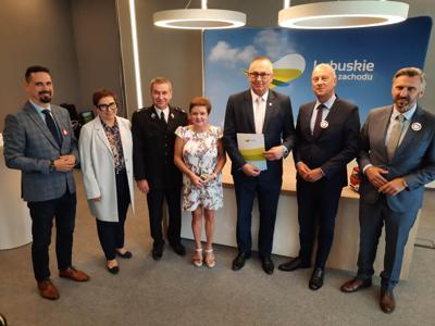 26 lipca 2023 r. Gminny Ośrodek Kultury w Kłodawie. Podpisanie umów z gminami na północy województwa na dofinansowanie na zadania własne z zakresu ochrony przeciwpożarowej. 