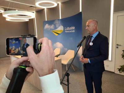 26 lipca 2023 r. Gminny Ośrodek Kultury w Kłodawie. Podpisanie umów z gminami na północy województwa na dofinansowanie na zadania własne z zakresu ochrony przeciwpożarowej. 