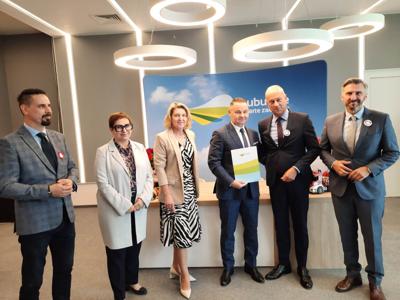 26 lipca 2023 r. Gminny Ośrodek Kultury w Kłodawie. Podpisanie umów z gminami na północy województwa na dofinansowanie na zadania własne z zakresu ochrony przeciwpożarowej. 