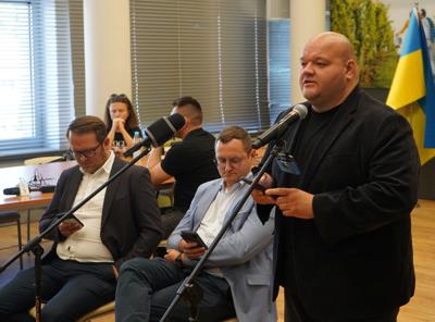 11 sierpnia 2023 r. Sala Prasowa w Urzędzie Marszałkowskim Województwa Lubuskiego w Zielonej Górze. Konferencja prasowa na temat dezinformacji ws. pożaru w zielonogórskim Przylepie.