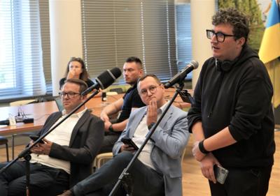 11 sierpnia 2023 r. Sala Prasowa w Urzędzie Marszałkowskim Województwa Lubuskiego w Zielonej Górze. Konferencja prasowa na temat dezinformacji ws. pożaru w zielonogórskim Przylepie.