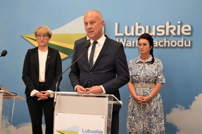 11 sierpnia 2023 r. Sala Prasowa w Urzędzie Marszałkowskim Województwa Lubuskiego w Zielonej Górze. Konferencja prasowa na temat dezinformacji ws. pożaru w zielonogórskim Przylepie.