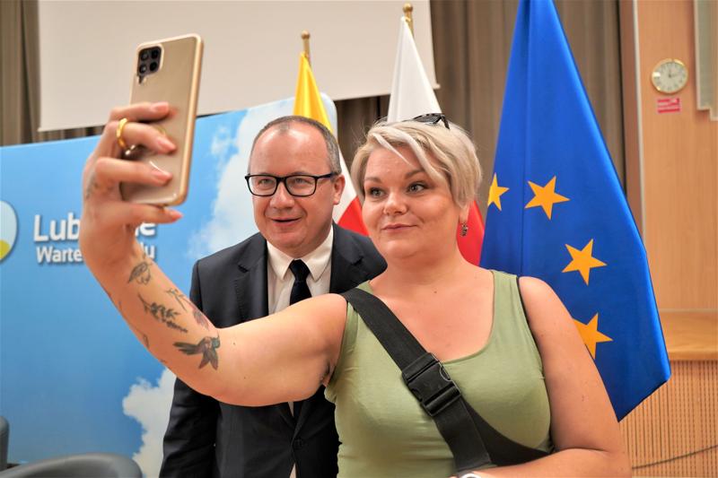 18 sierpnia 2023 r. "Dezinformacja – broń masowego przekazu" była tematem debaty w UMWL z udziałem marszałek Elżbiety Anny Polak, prof. Adama Bodnara i prof. Marka Chmaja