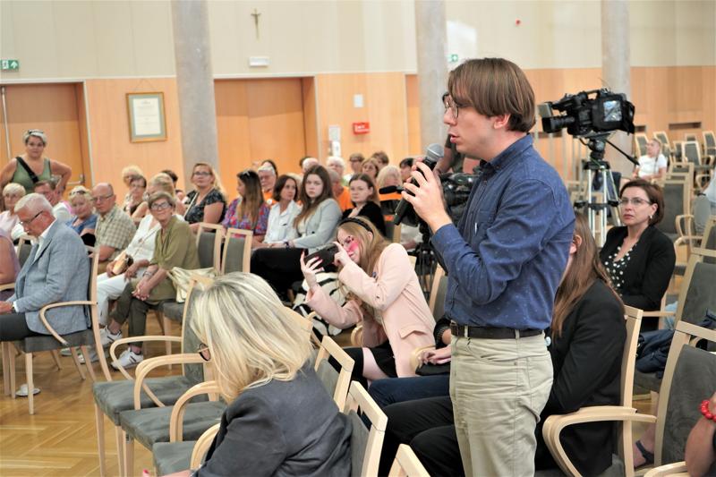 18 sierpnia 2023 r. "Dezinformacja – broń masowego przekazu" była tematem debaty w UMWL z udziałem marszałek Elżbiety Anny Polak, prof. Adama Bodnara i prof. Marka Chmaja