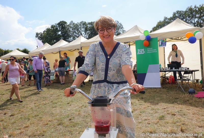Marszałek Województwa Lubuskiego Elżbieta Anna Polak na Pikniku Zdrowia i Profilaktyki w Szprotawie