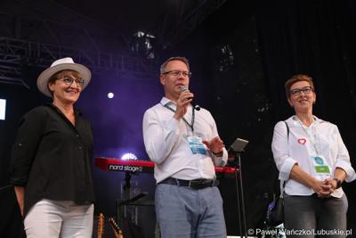 Wojciech Sołtys, burmistrz Sulechowa (przy mikrofonie) podczas Święta Województwa Lubuskiego w Sulechowie