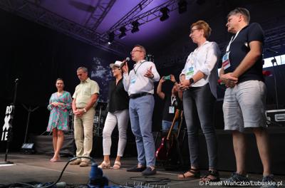 Wojciech Sołtys, burmistrz Sulechowa (przy mikrofonie) podczas Święta Województwa Lubuskiego w Sulechowie