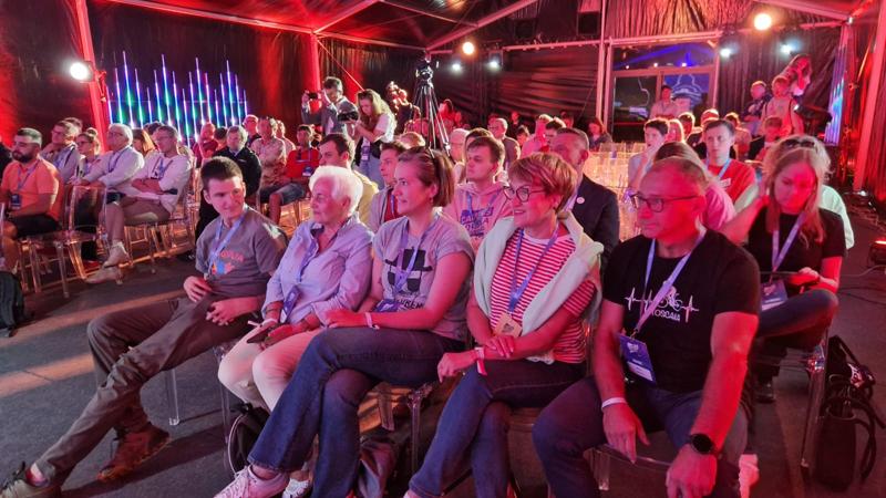Marszałek Elżbieta Anna Polak, wicedyrektorka Departamentu Ochrony Zdrowia urzędu marszałkowskiego Mirosława Dulat oraz burmistrz Krosna Odrz. Marek Cebula