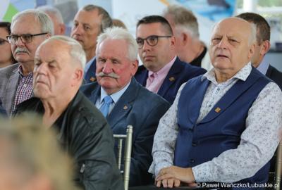 Uczestnicy Dnia Budowlanych w Pałacu w Wiejcach