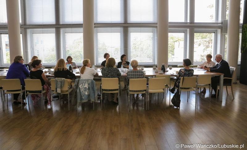 Posiedzenie Wojewódzkiej Rady Kobiet w urzędzie marszałkowskim Zielonej Górze