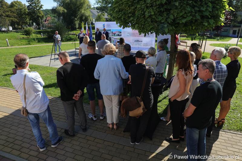 Konferencja prasowa na terenie WOSiR w Drzonkowie