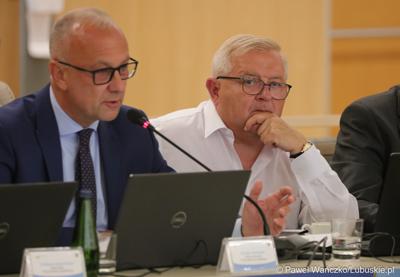 Członkowie Zarządu Województwa Lubuskiego. Od lewej: Marcin Jabłoński i Tadeusz Jędrzejczak