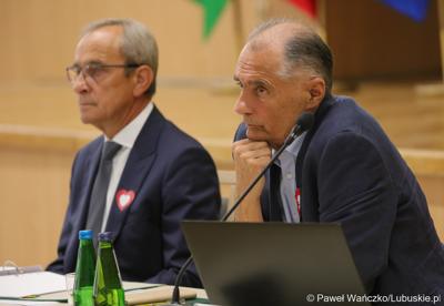 Prezydium Sejmiku Województwa Lubuskiego. Na zdjęciu (na pierwszym planie): wiceprzewodniczący Jerzy Wierchowicz, obok Mirosław Macinkiewicz

