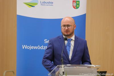 Krzysztof Pawlak, dyrektor lubuskiego oddziału Polregio podczas LV Sesji Sejmiku Województwa Lubuskiego