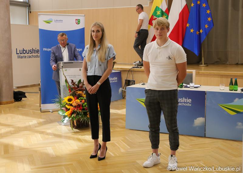 W trakcie poniedziałkowej sesji wyróżniono także lubuskich sportowców Natalię Kochańską oraz Krystiana Hołdaka