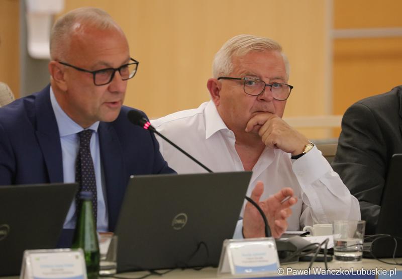 Członkowie Zarządu Województwa Lubuskiego. Od lewej: Marcin Jabłoński i Tadeusz Jędrzejczak