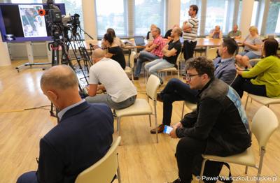 Uczestnicy konferencji prasowej w Sali Prasowej Urzędu Marszałkowskiego Województwa Lubuskiego w Zielonej Górze