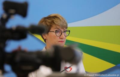Marszałek Województwa Lubuskiego Elżbieta Anna Polak podczas konferencji prasowej