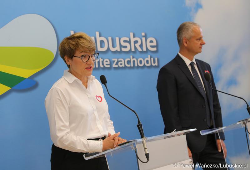 Marszałek Województwa Lubuskiego Elżbieta Anna Polak oraz zielonogórski radny Dariusz Legutowski