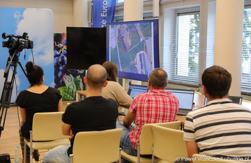 Uczestnicy konferencji prasowej w Sali Prasowej Urzędu Marszałkowskiego Województwa Lubuskiego w Zielonej Górze